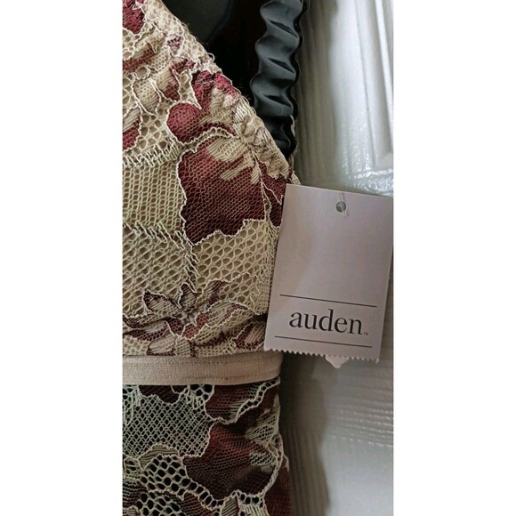 Auden V-neck Lace Bodysuit Sz Small Light Taupe Padded Lacey Strappy Back New - Picture 6 of 7